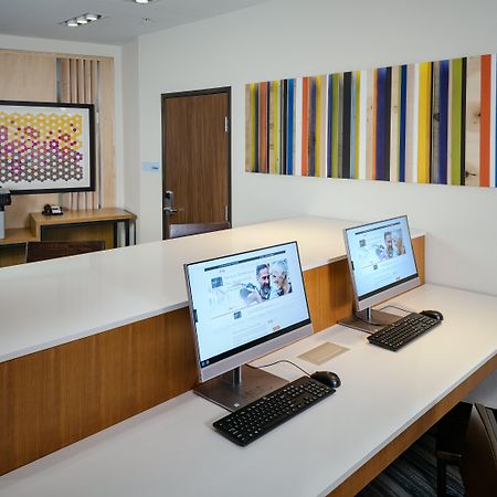 Holiday Inn Express & Suites - Medford By Ihg Exteriér fotografie