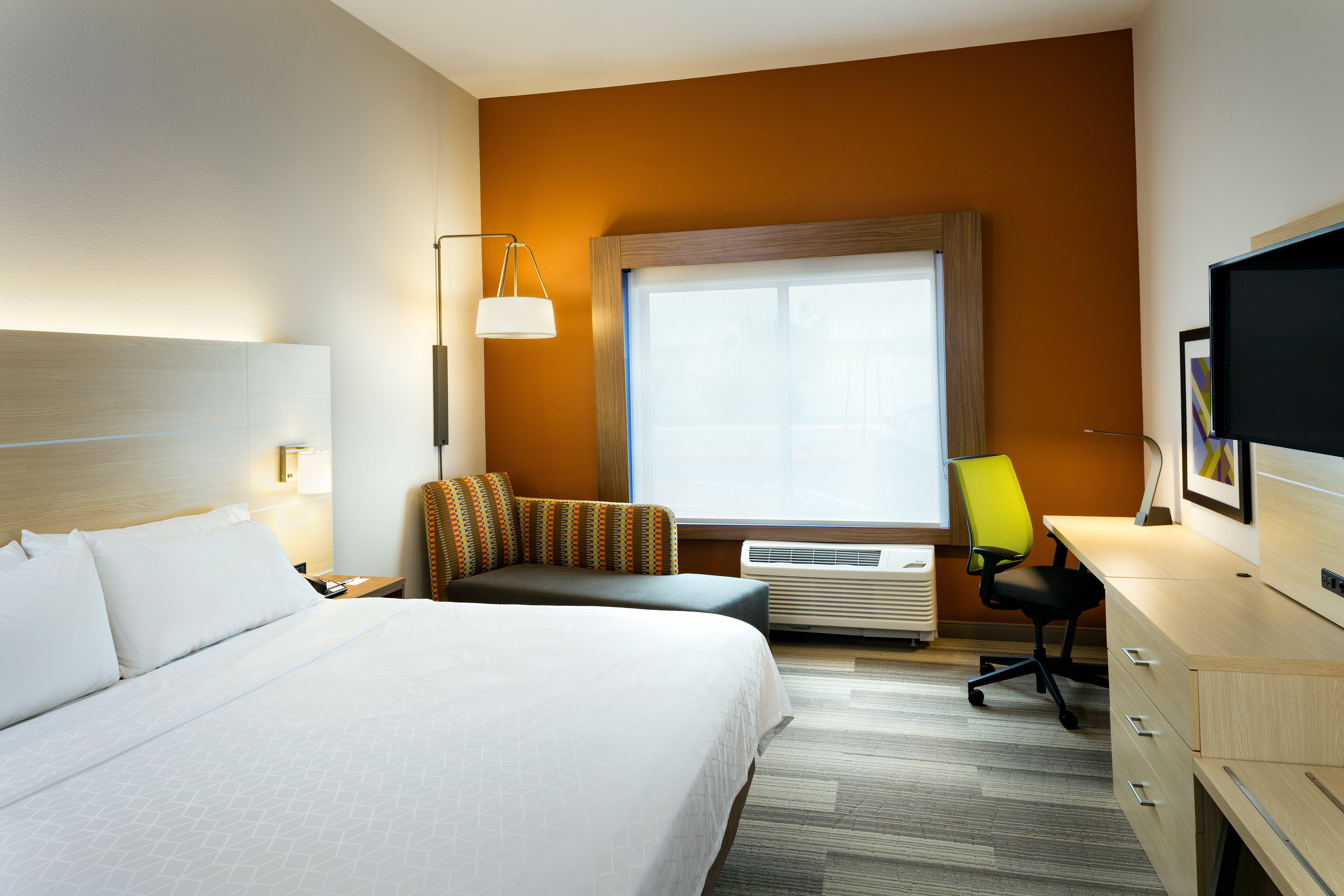 Holiday Inn Express & Suites - Medford By Ihg Exteriér fotografie