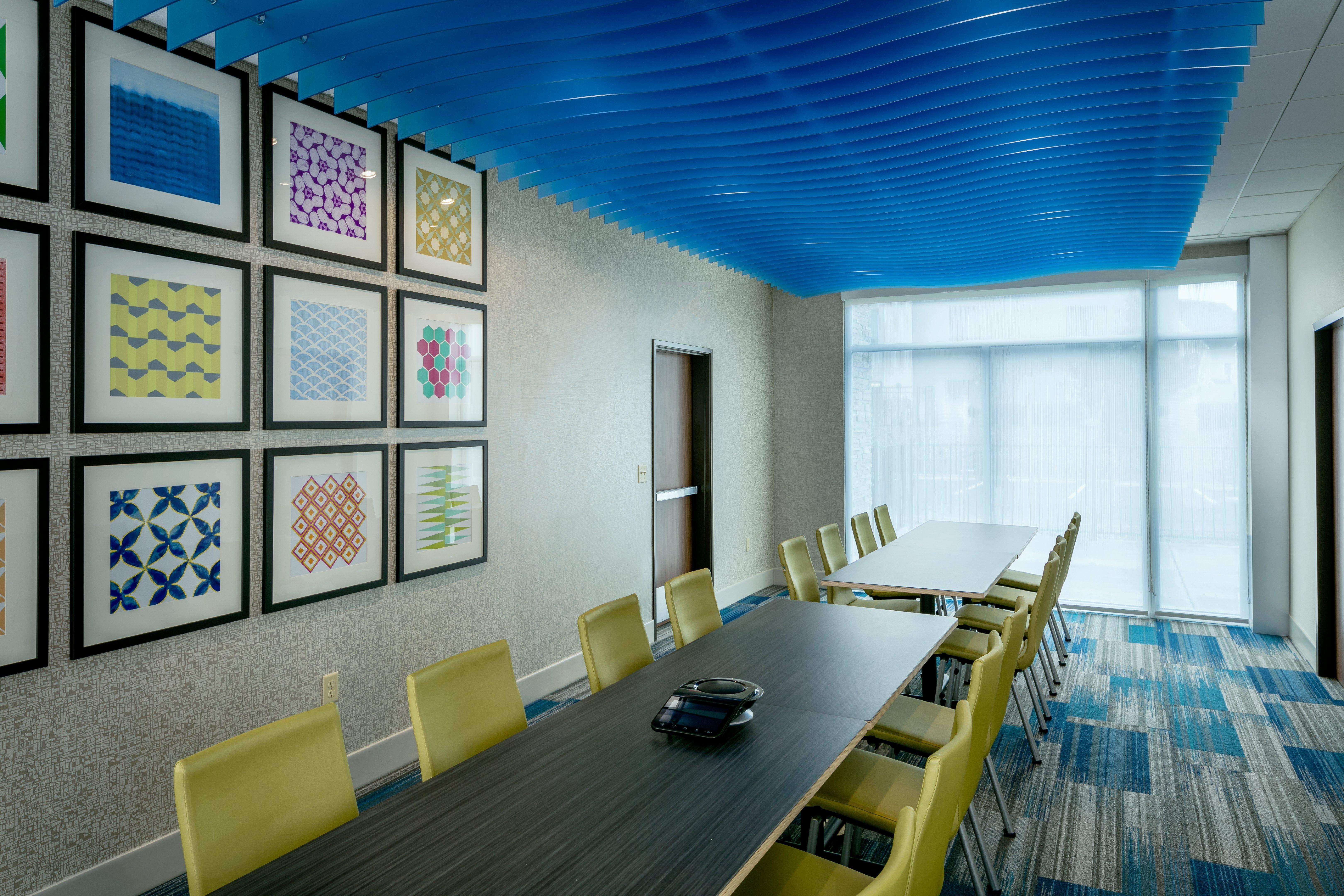 Holiday Inn Express & Suites - Medford By Ihg Exteriér fotografie
