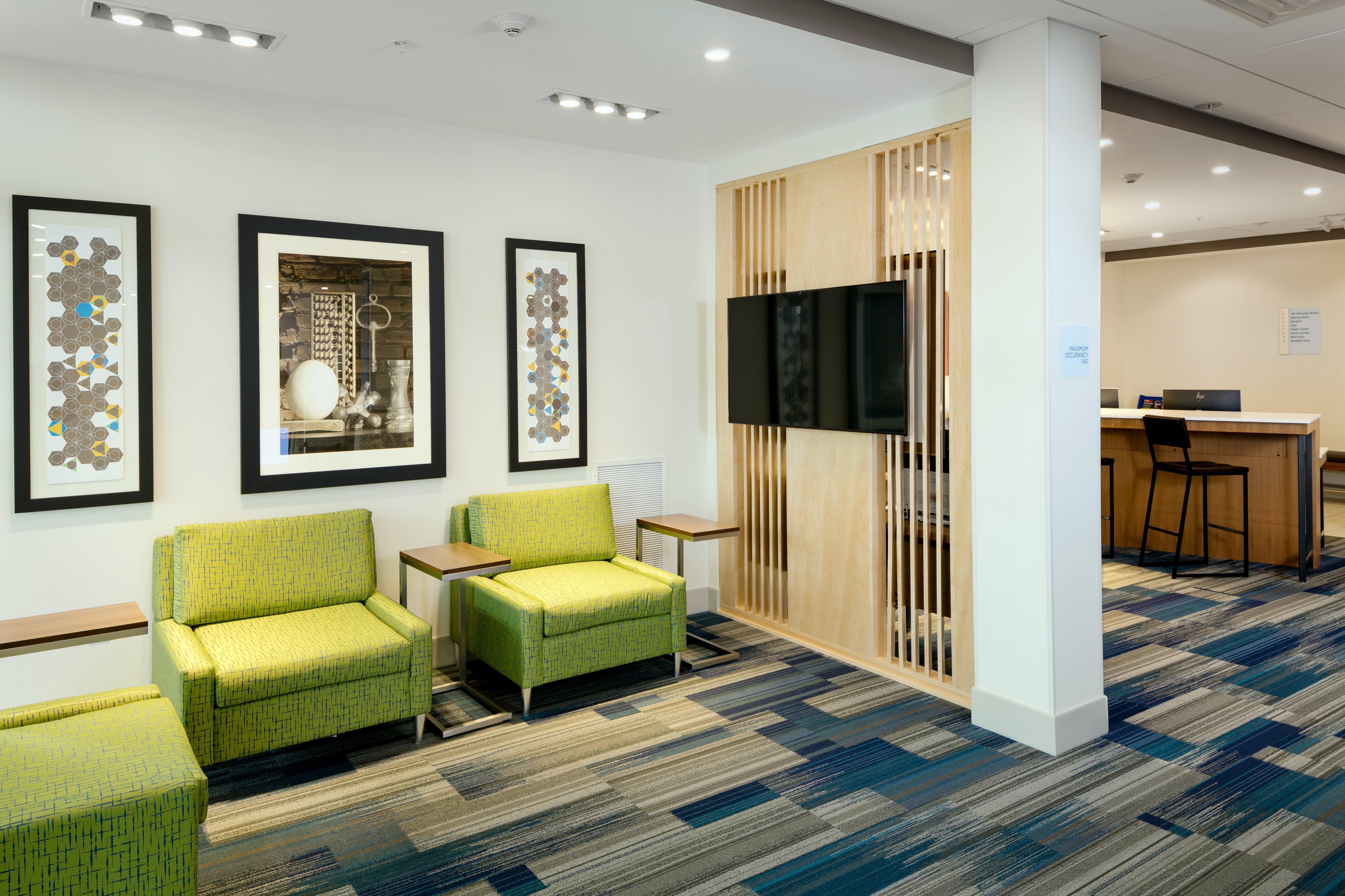 Holiday Inn Express & Suites - Medford By Ihg Exteriér fotografie